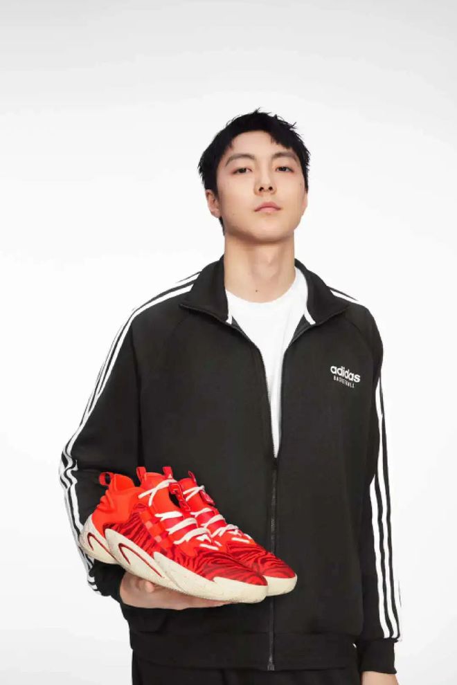 新战靴！被忽略的好鞋……球盟会最新adidas(图2)