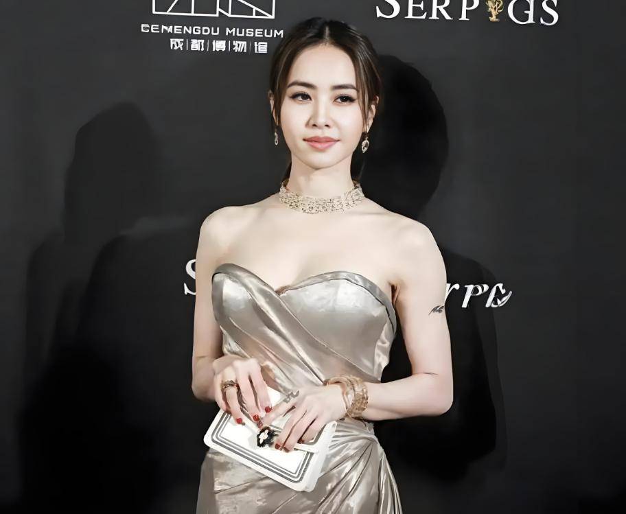 我相信你至少穿过三个牌子以上！全球最牛的10个鞋子品牌排行榜(图36)