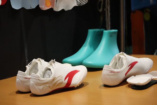 哨发布安踏开卷米兰周期年度“夯”级冰雪装备压(图3)