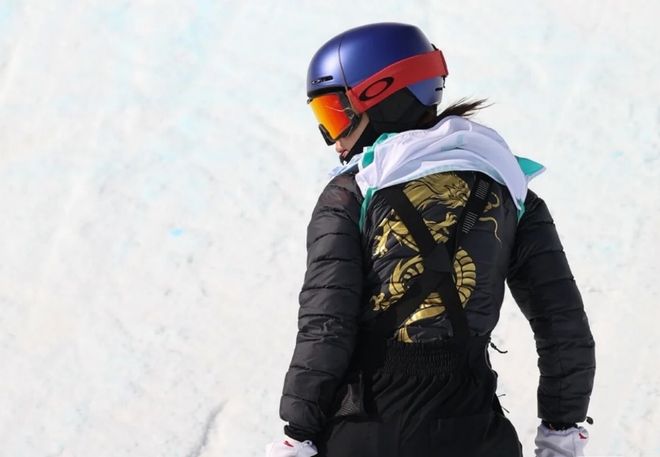 哨发布安踏开卷米兰周期年度“夯”级冰雪装备压(图9)