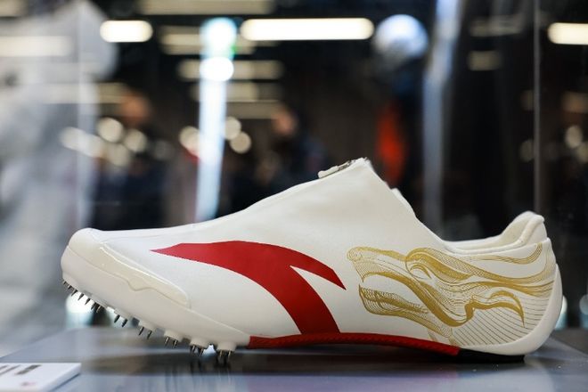 哨发布安踏开卷米兰周期年度“夯”级冰雪装备压(图4)